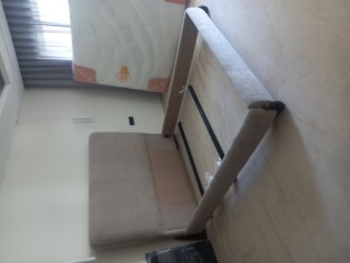 Vend tete de lit avec sommier