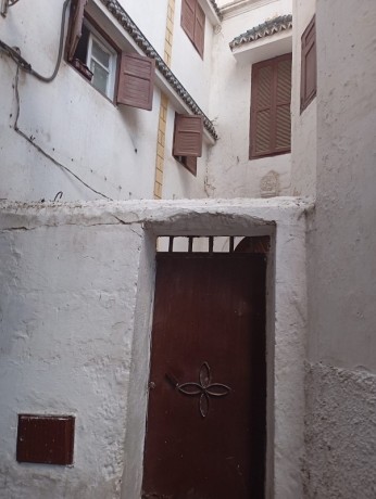 riad-a-renover-grande-maison-traditionnelle-big-0