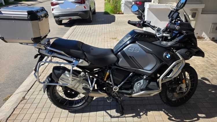 gs250-adv-triple-black-big-0