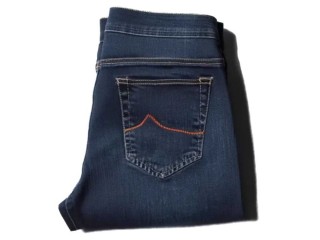 Vendre Jeans de la marque Jacob Cohen.