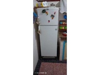 Machine à laver et frigidaire