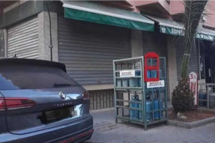 belvedere-magasin-de-36m-a-vendre-big-0