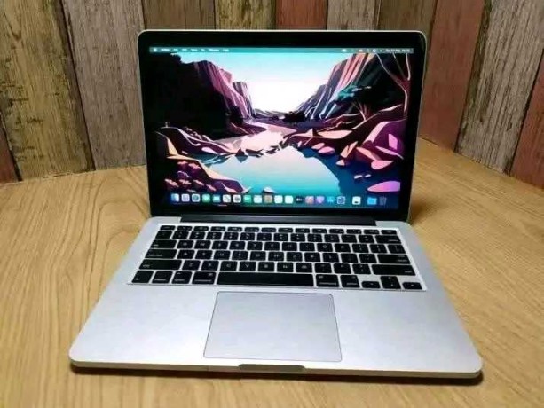 macbook-pro-i5-ram-8-disc-ssd-batterie-4h-big-0