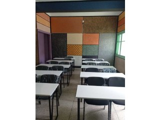 مركز للغات للبيع