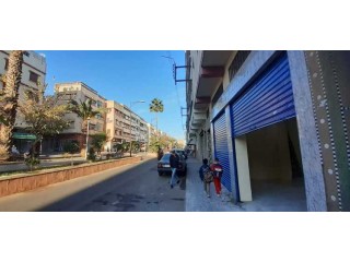 VENTE LARGE MAGASIN 110m SUR BOULEVARD