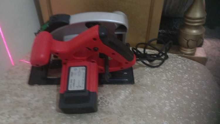 scie-circulaire-electrique-230v-50hz-1200w-4500min-big-0