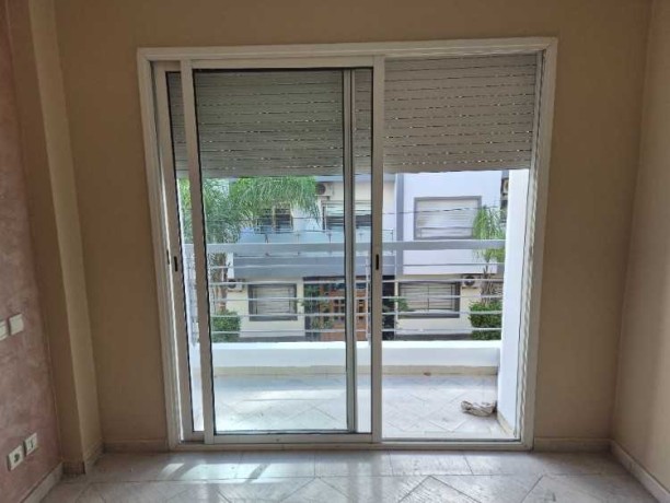 apparemment-a-louer-pres-point-deurope-big-0