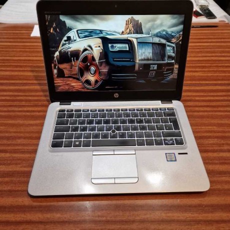 hp-elitebook-i5-generation-6-256ssd-8ram-clavier-r-big-0