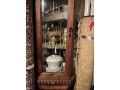 vitrine-de-coin-en-bois-de-noyer-a-vendre-small-0