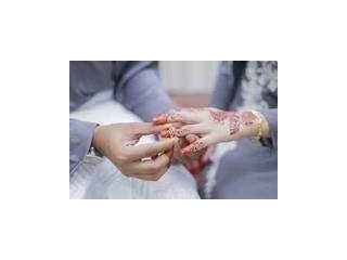 إعلان زواج تقليدي: رجل كيقلب على زوجة