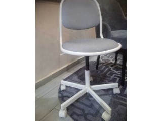 Chaise pivotante ikea