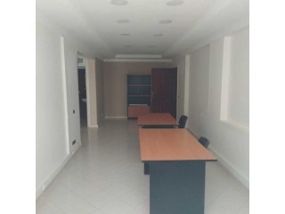 Bureau 73 bien aménage  m a coté bd abdelmoumen