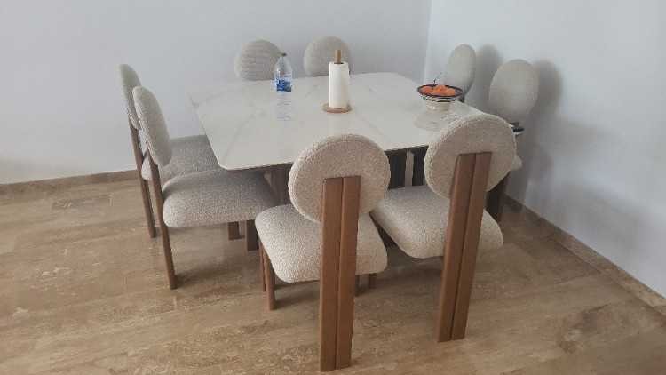 table-a-manger-et-8-chaises-big-0