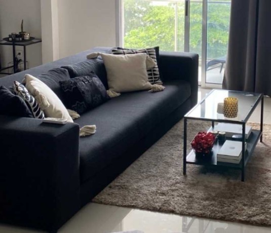 grand-canape-en-tres-bon-etat-achete-en-europe-big-0