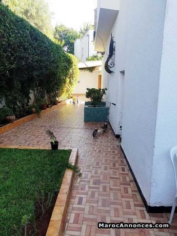 villa-a-la-vente-de-412-m2-cil-big-0