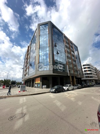 location-despaces-de-bureaux-coworking-big-1