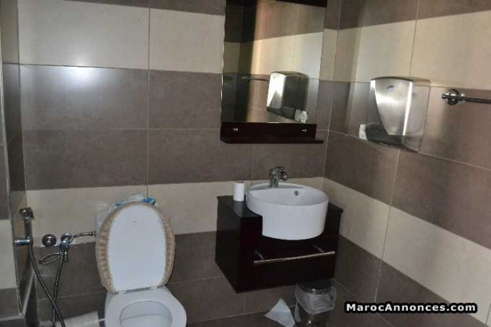 bureau-dernier-etage-vu-sur-twin-big-0