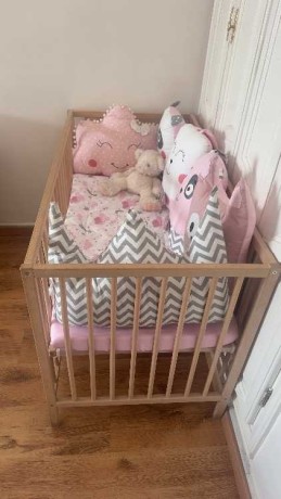 lit-bebe-avec-accessoires-big-0