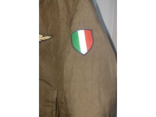 Bomber militaire vintage, orné d’un patch italien.