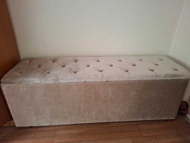 un-lit-et-un-meuble-derangement-big-0