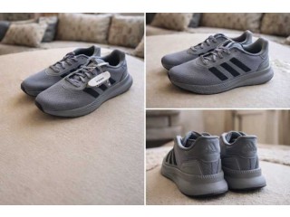 Basket Adidas original 42  2\3
