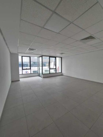 bureau-52-m2-a-louer-quartier-des-hopitaux-big-0