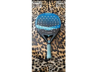 Je vends ma raquette de padel KUIKMA.