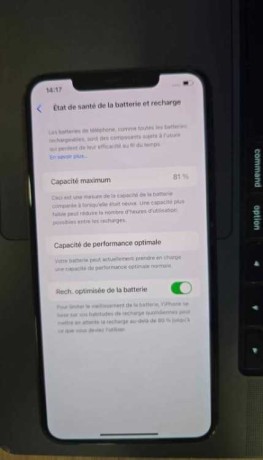 iphone-xs-max-big-0