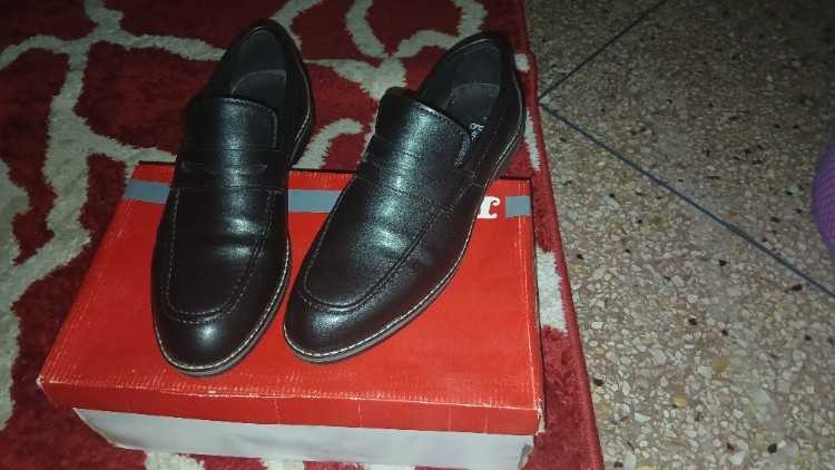 chaussure-classe-bn-etat-big-0