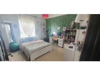 Bel apparemment à vendre Départ à l’étranger