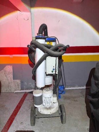 un-aspirateur-professionnel-big-0