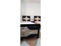 deux-lit-de-bon-etat-et-une-coiffeuse-small-0