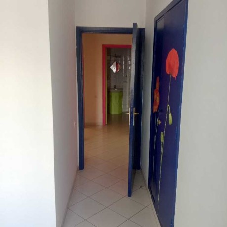 spacieux-appartement-vide-de-138-m2-big-0