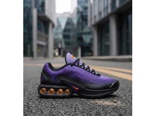 Vends paire de Nike Air Max Dn SE .