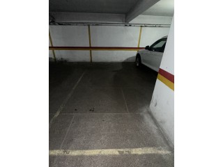 Grande place de parking de 16m2 à louer 2 Mars