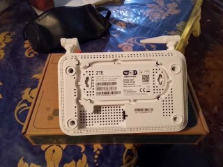 Routeur puissant ZTE wifi 7 PORT WAN disponible à