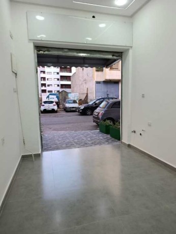 garage-commercial-16m2-a-louer-a-sale-big-0
