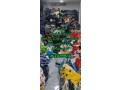 camion-de-marchandises-melangees-provenant-de-holl-small-0