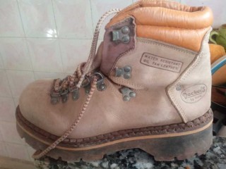 Chaussure de marche de la marque Dockers by Gerli.